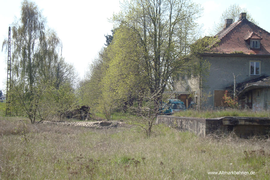 Dähre, Bahnhofsgebäude in der Renovierung, 1.5.2016