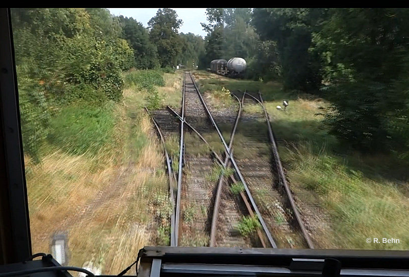 Einfahrt des Zuges in den Bahnhof von Beedenbostel gegen 12:53 Uhr